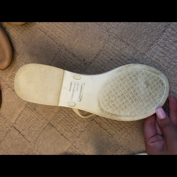 White Tory Burch Sandals with Gold Logo size 8 - Picture 3 of 5